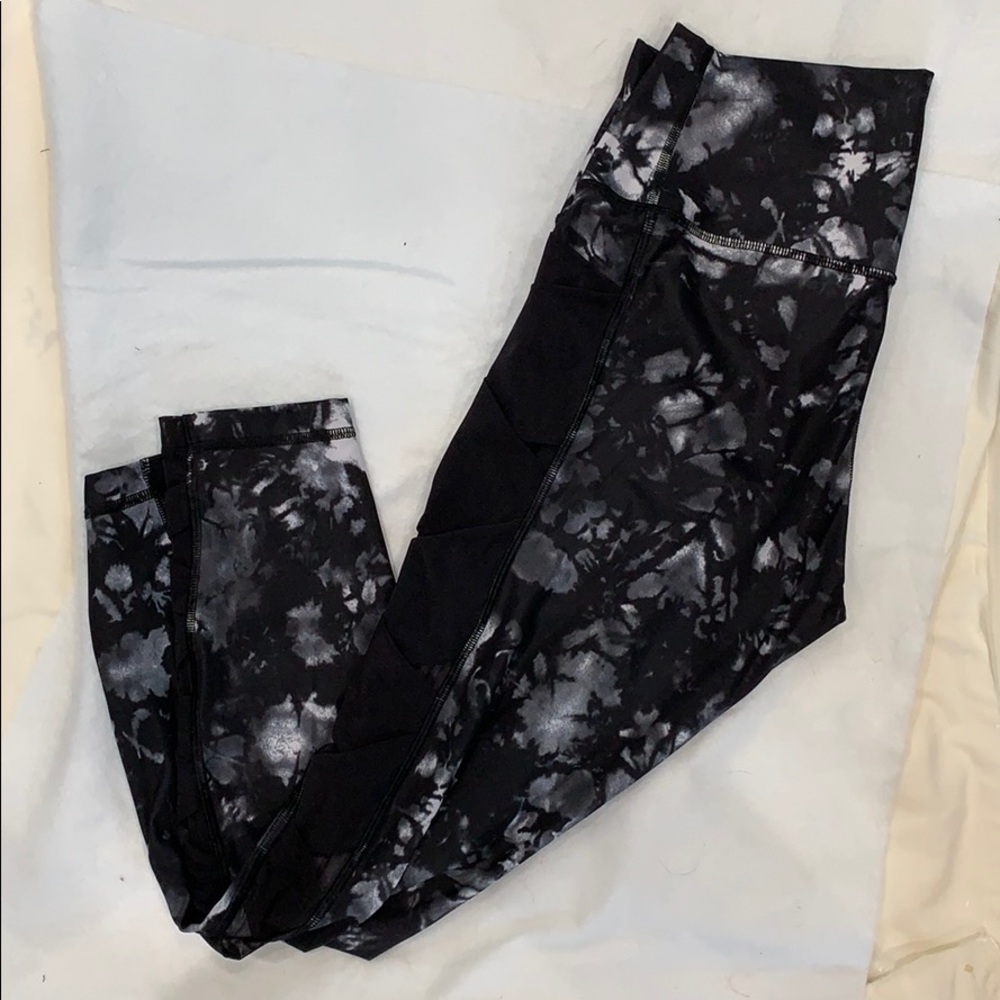 RARE Lululemon Pants with Mesh&Pockets